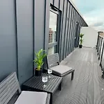 Luxury Minster Penthouse - Free Gym & Parking *