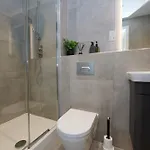 Luxury Minster Penthouse - Free Gym & Parking דירה