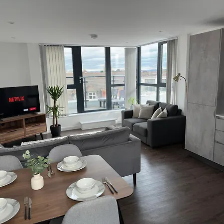 شقة Luxury Minster Penthouse - Free Gym & Parking *