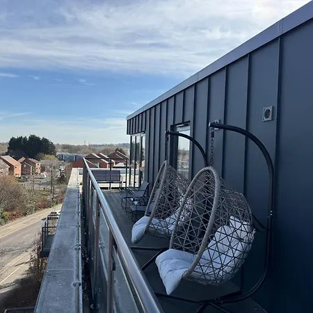 Luxury Minster Penthouse - Free Gym & Parking