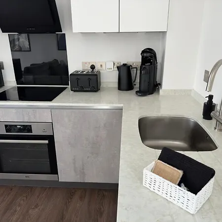 Luxury Minster Penthouse - Free Gym & Parking Apartamento