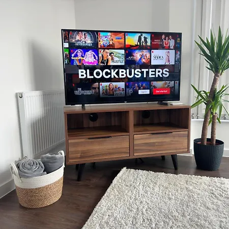 Luxury Minster Penthouse - Free Gym & Parking Apartment