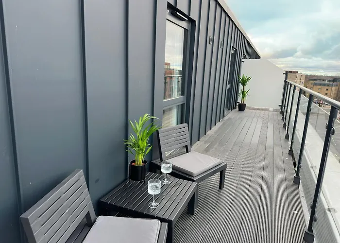 Luxury Minster Penthouse - Free Gym & Parking *