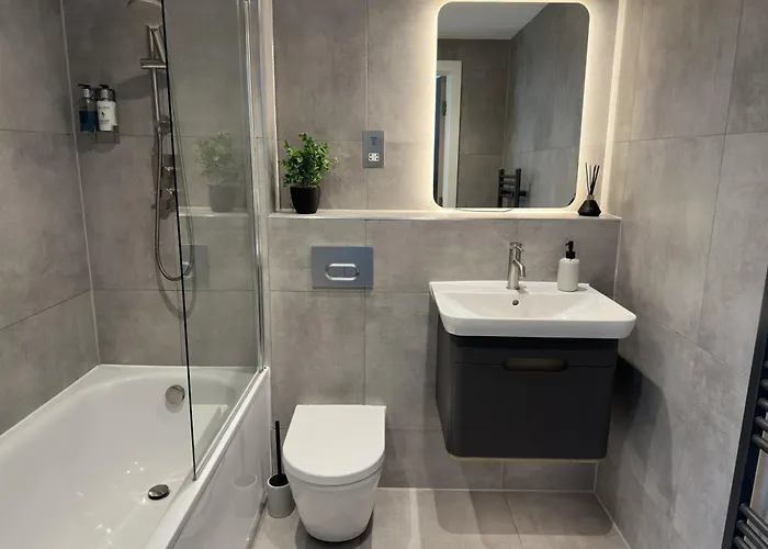 Luxury Minster Penthouse - Free Gym & Parking