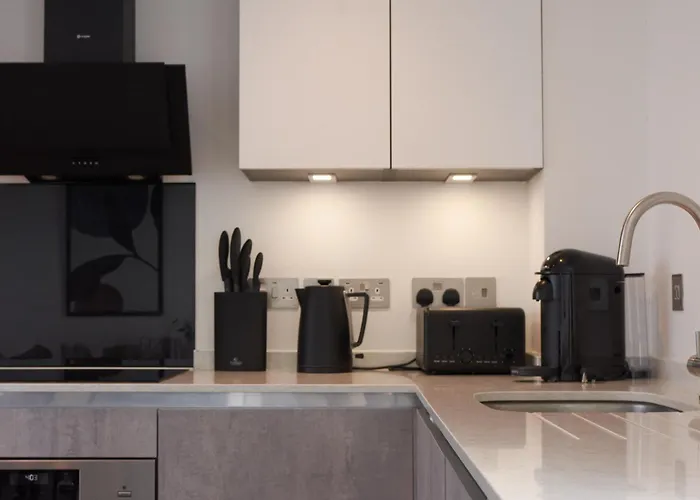 Luxury Minster Penthouse - Free Gym & Parking *