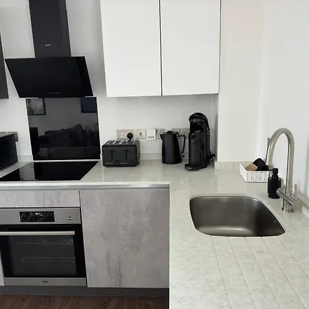 Luxury Minster Penthouse - Free Gym & Parking